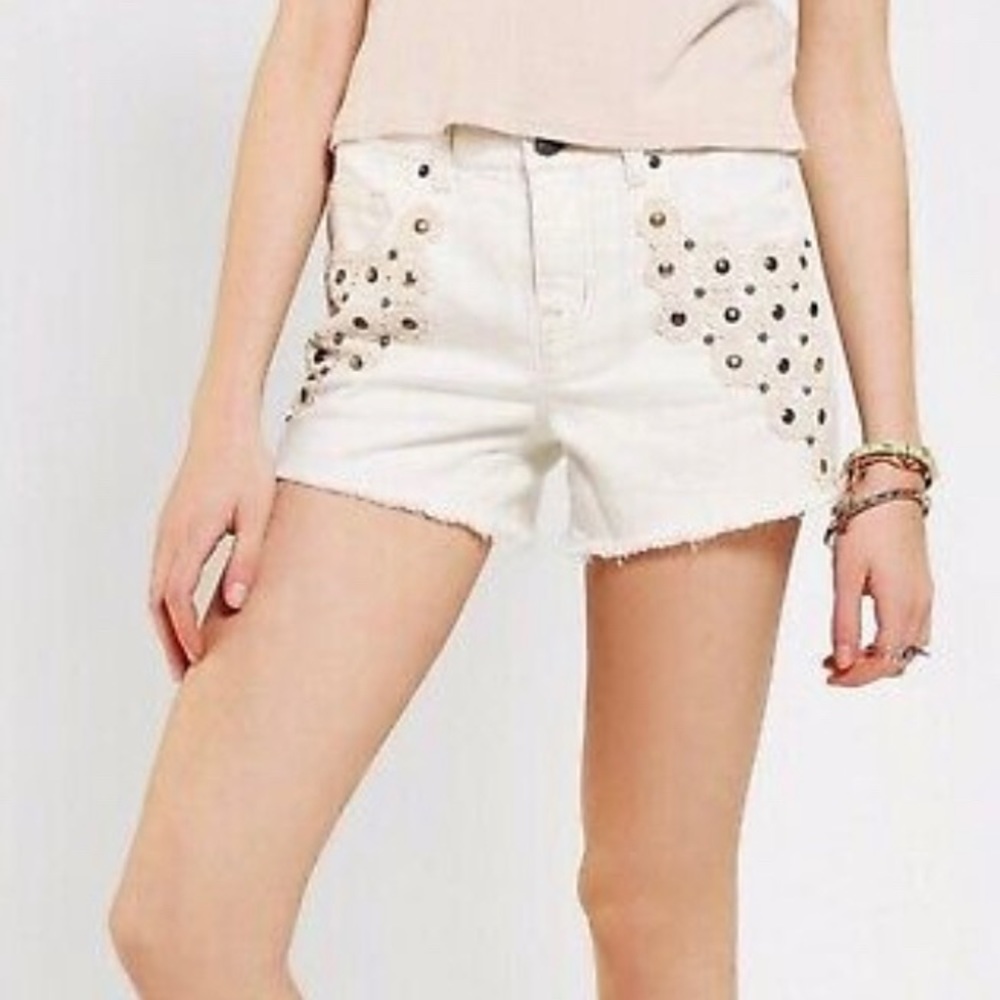 Urban Outfitters mid-rise Freja vintage fit short